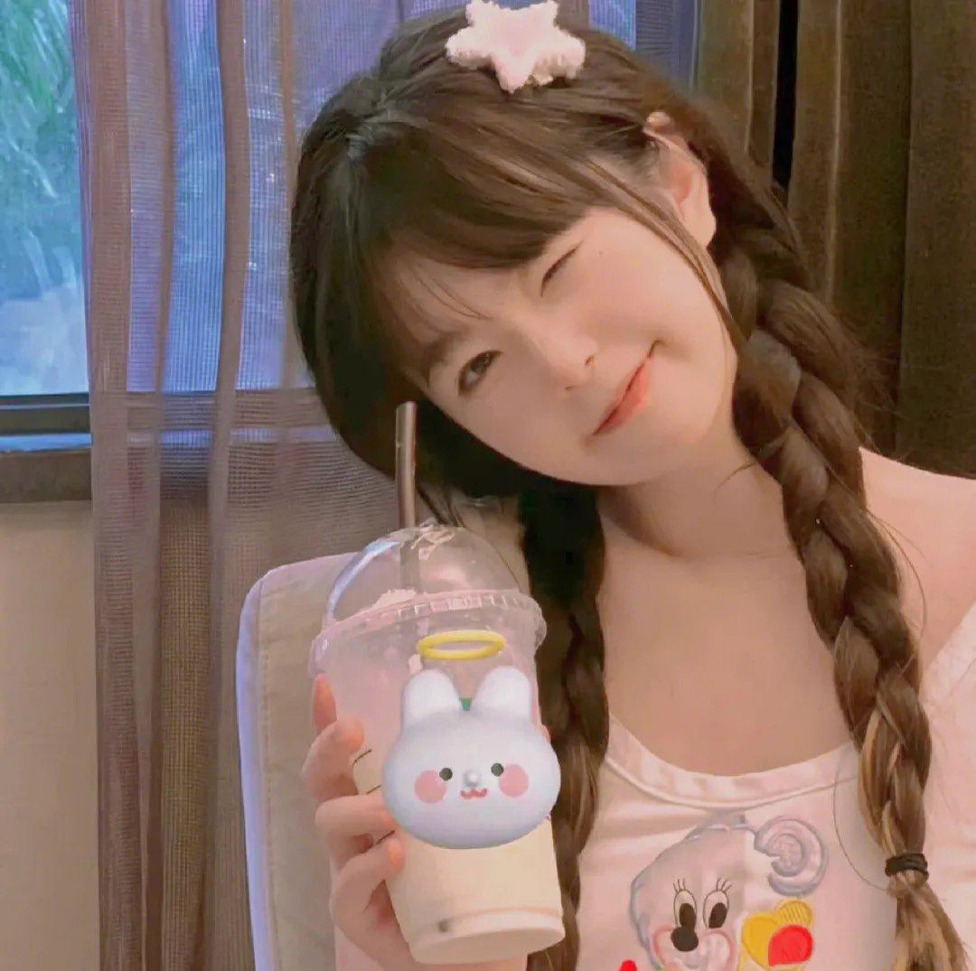 红色尾翼